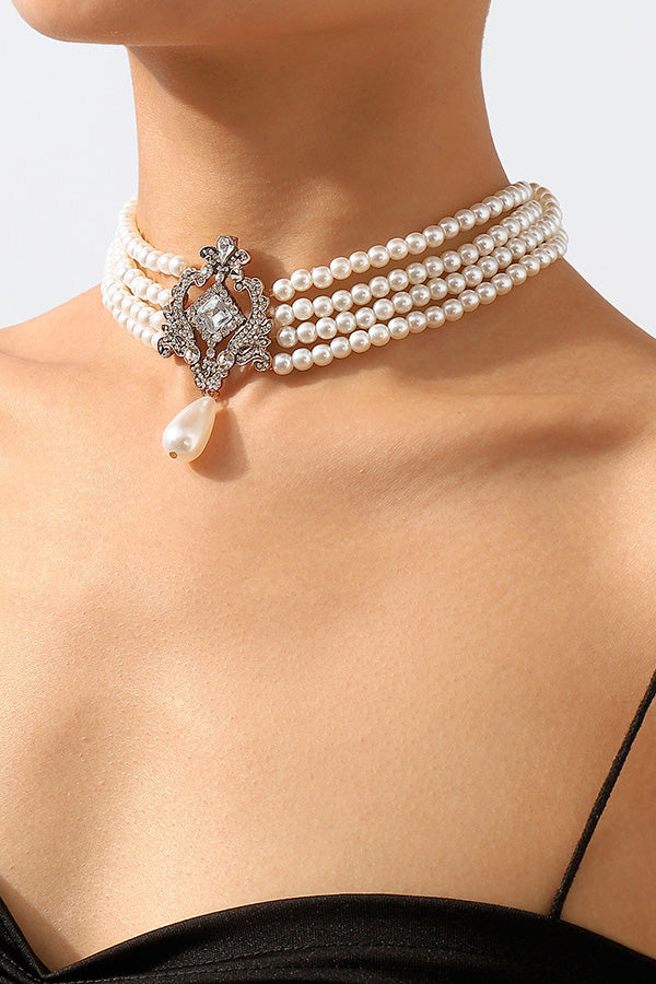 Retro Light Luxury pearl necklace